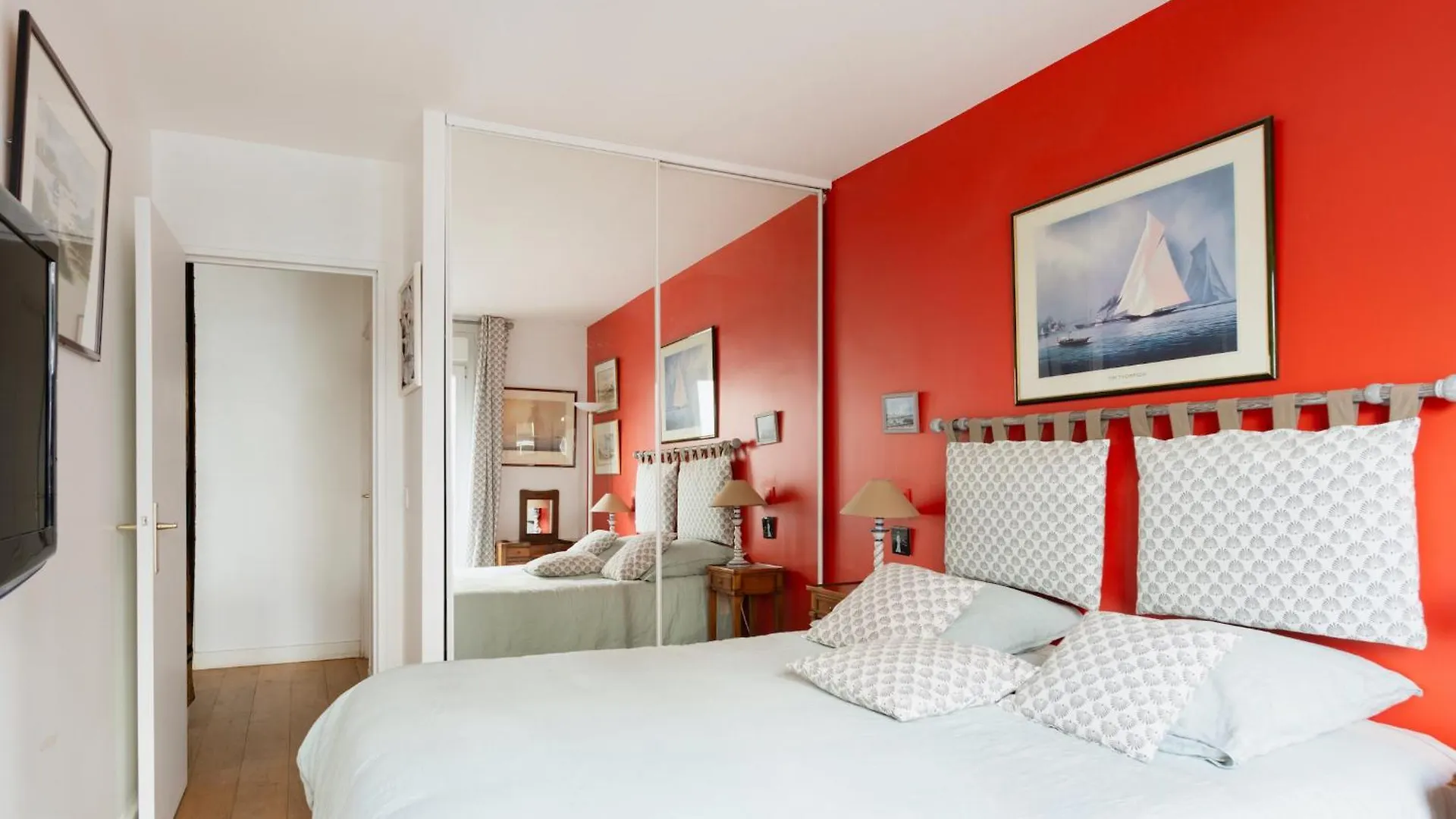 Apartment Eiffel Tower Elegant